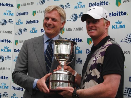 Simon Dyson wins 2011 KLM Open (red)