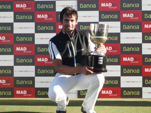 Lee Slattery wins 2011 Madrid Masters (red)