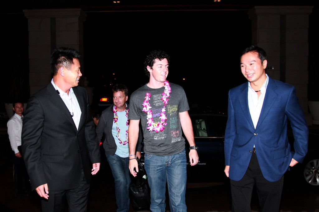 Rory arrives at 2011 Mission Hills World Cup in Haikou