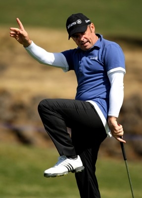 paul_mcginley_knees_up.1jpg