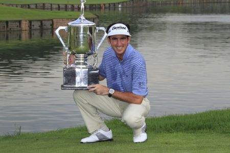 Gonzalo Fernandez-Castano (red)