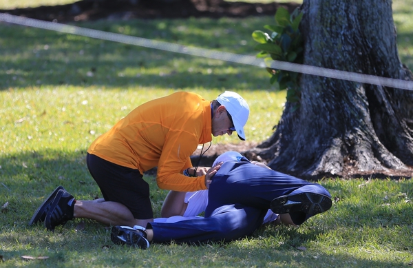 Vern McMillan continues to work on Ernie Els close to the second tee. (Photo - Fran Caffrey/www.golffile.ie)