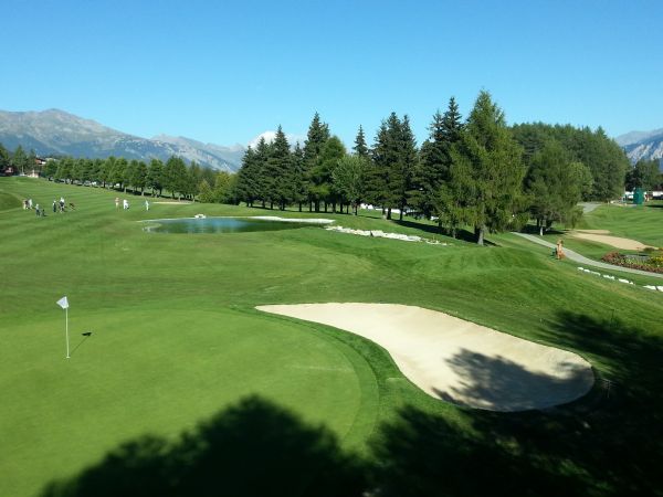 10th Hole - View back up the fairway.