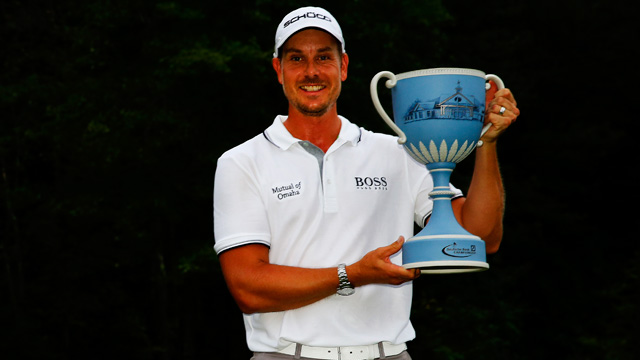 Henrik Stenson looking to repeat on the European Tour and that's to win the final event of the year that would give him the No. 1 Race to Dubai title.