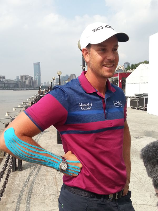 Henrik Stenson with his wrist strapped in Shanghai and still causing him concern in Turkey. (Photo - www.golfbytourmiss.com)
