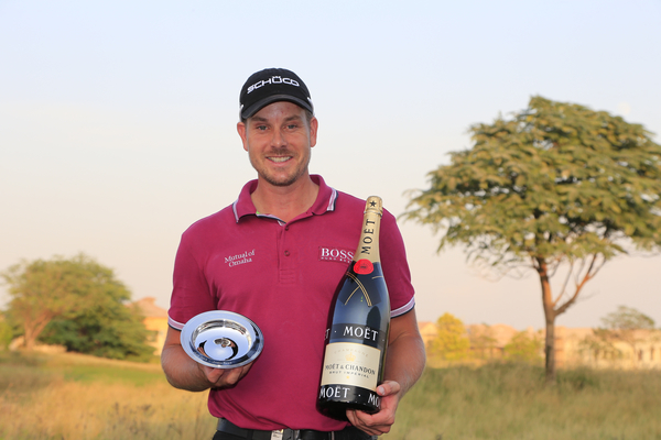 Henrik Stenson picks up his first prize this week and with the Race to Dubai now only two rounds from his grasp. (Photo - Denise Cleary/www,golffile.ie)