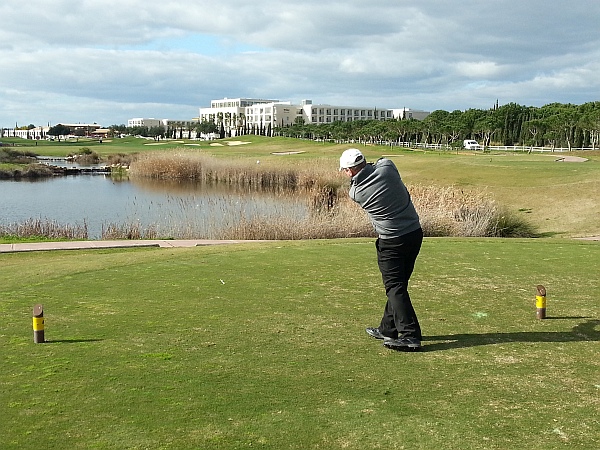 Top Irish amateur and Crail Golfing Society member Eamon Scanlon driving off the 18th