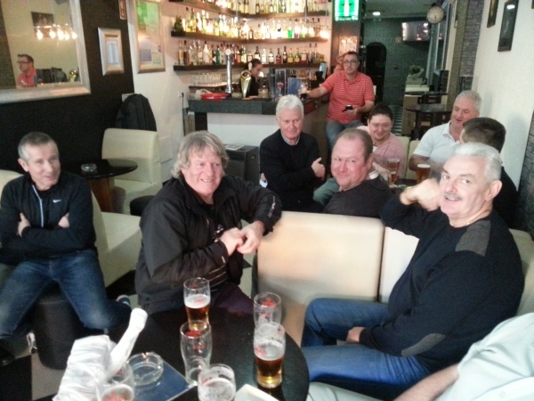 Gathering in a Vilamoura bar for the naming of the two teams - Team captains John Howarth and Frank Donnelly center of picture.