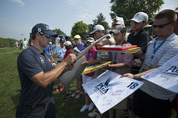 Adam Scott signs autographs Tuesday and declaring Rory McIlroy deserves to be World No. 1. (Photo - Eoin Clarke/www.golffile.ie)