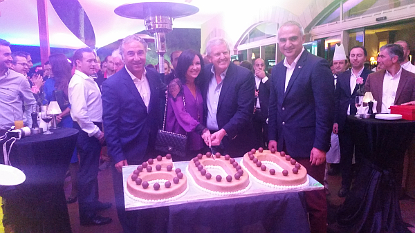 Monty cuts a 600 cake in honour of 600 European Tour event.