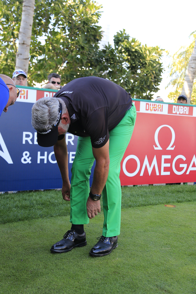 Darren Clarke clearly not comfortable with his right ankle. Exclusive photo - Eoin Clarke/www.golffile.ie)