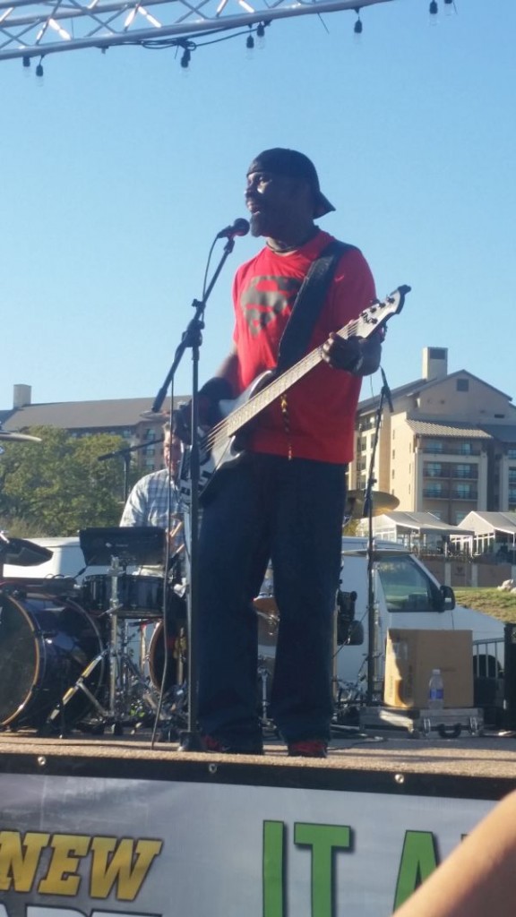 E 7 band rock the Valero Texas Open.