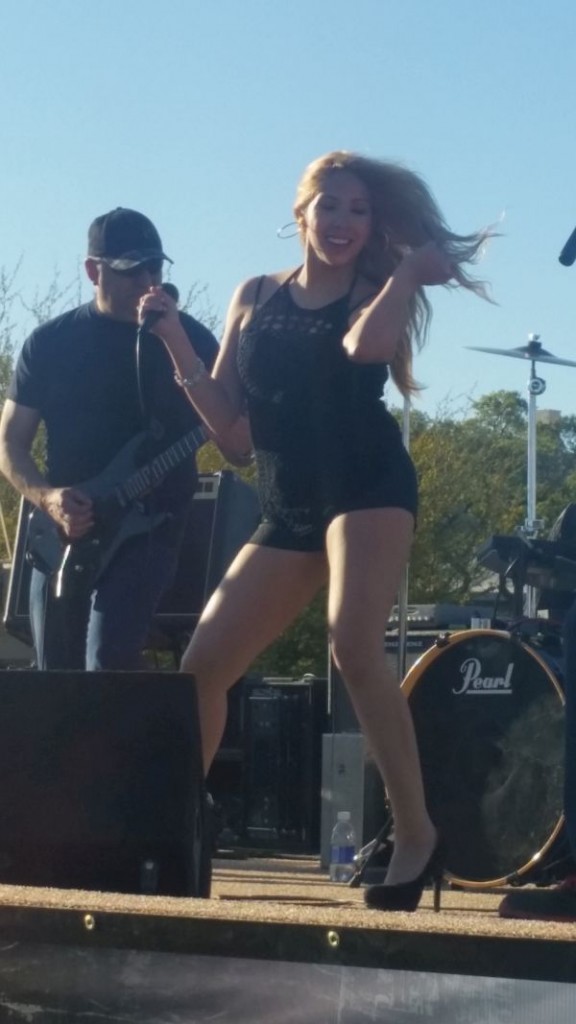 E 7 band rock the Valero Texas Open.