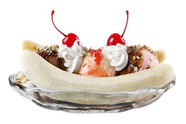 Arnold Palmer talks Rory McIlroy into eating a banana split