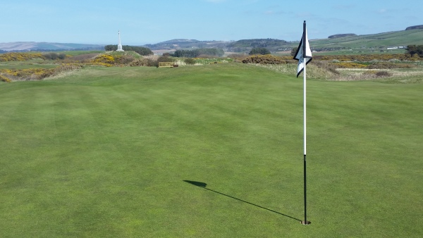Trump Turnberry - 9th green looking to WW2 monument.
