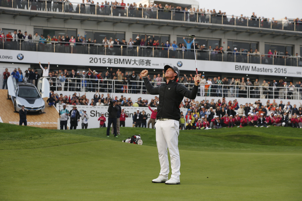 Moment of glory for the European Tour's newest winner - Krissofer Broberg. Photo - Fran Caffrey/www.golffile.ie)