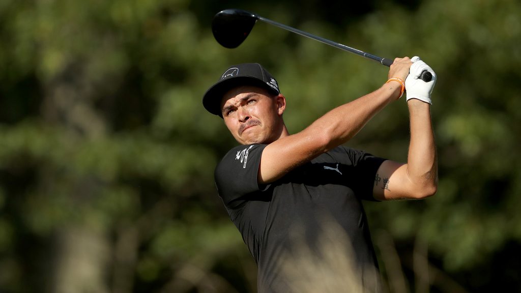 American Rickie Fowler birdies the last to take an important one shot lead into the final round of the Barclays.  (Photo - www.pgatour.com)