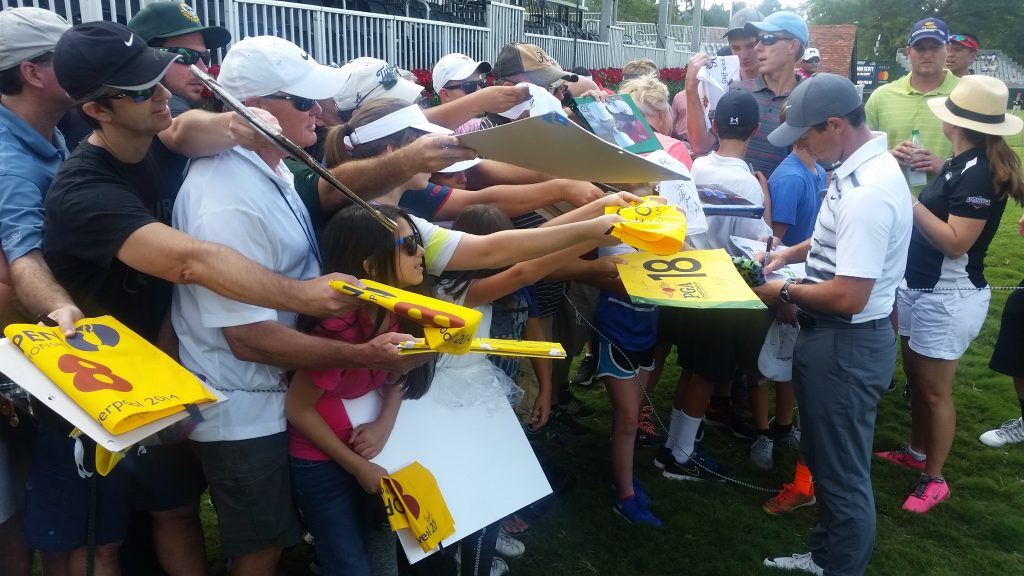 McIlroy mobbed after his round by East Lake autograph hunters (Photo - www.golfbytourmiss.com)