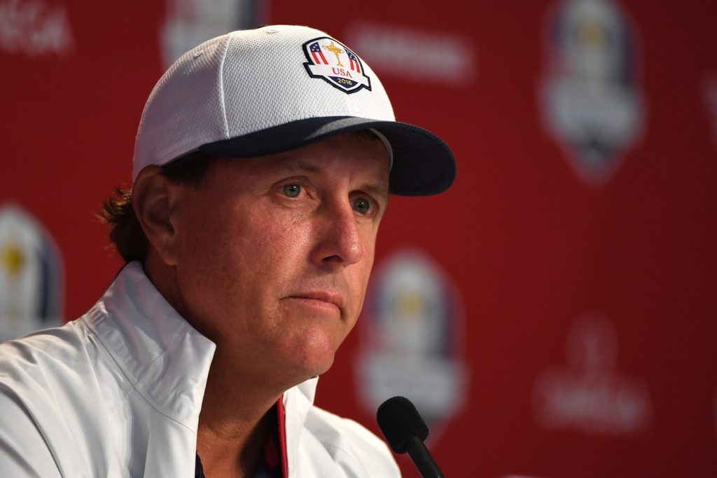 Phil Mickelson backs down and apologises for his remarks regarding former USA Captain, Hal Sutton.